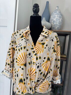 DR2 Beige Printed Hi Lo Blouse - Size M